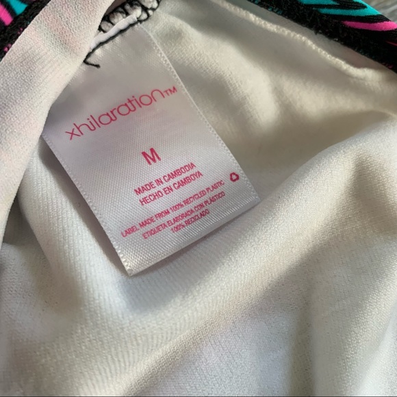 Xhilaration halter bikini top, geometric pattern, size M - Picture 4 of 5